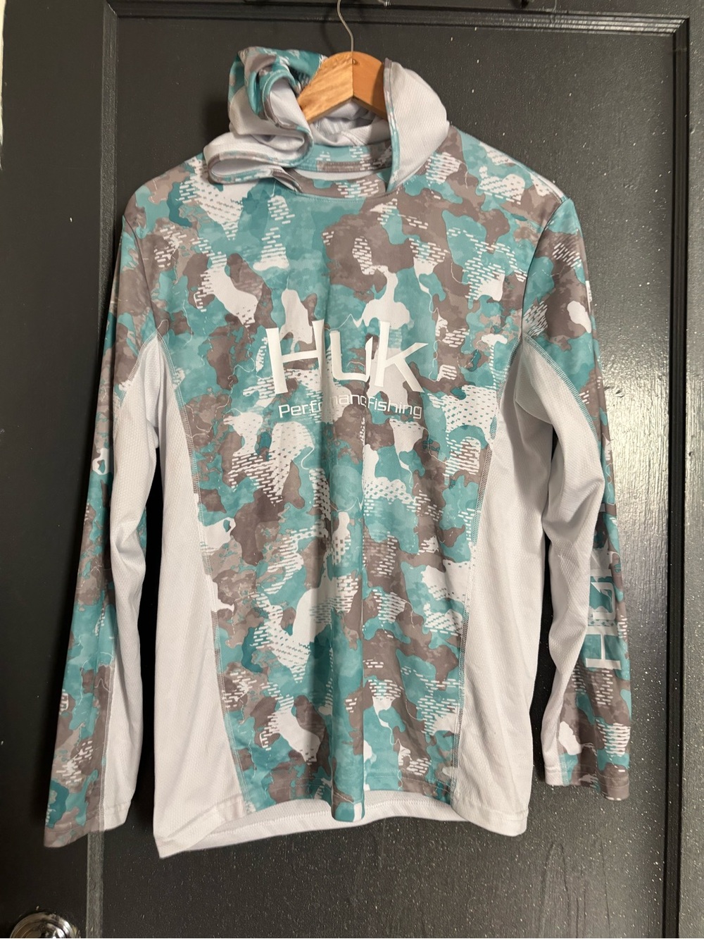 Huk Teal Gray White Camo Hooded Performance pullover